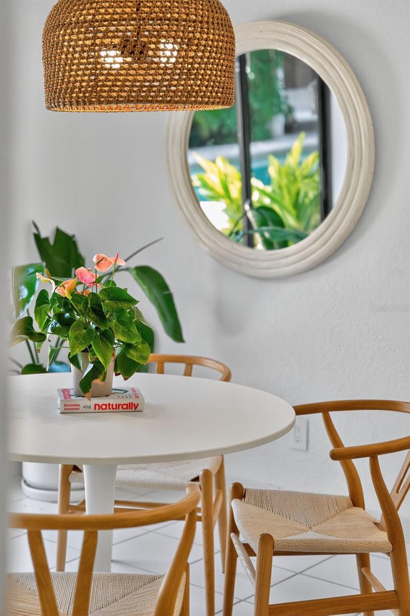 1835 SERPENTINE DR S