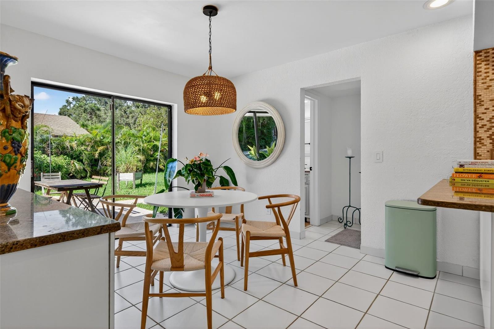 1835 SERPENTINE DR S