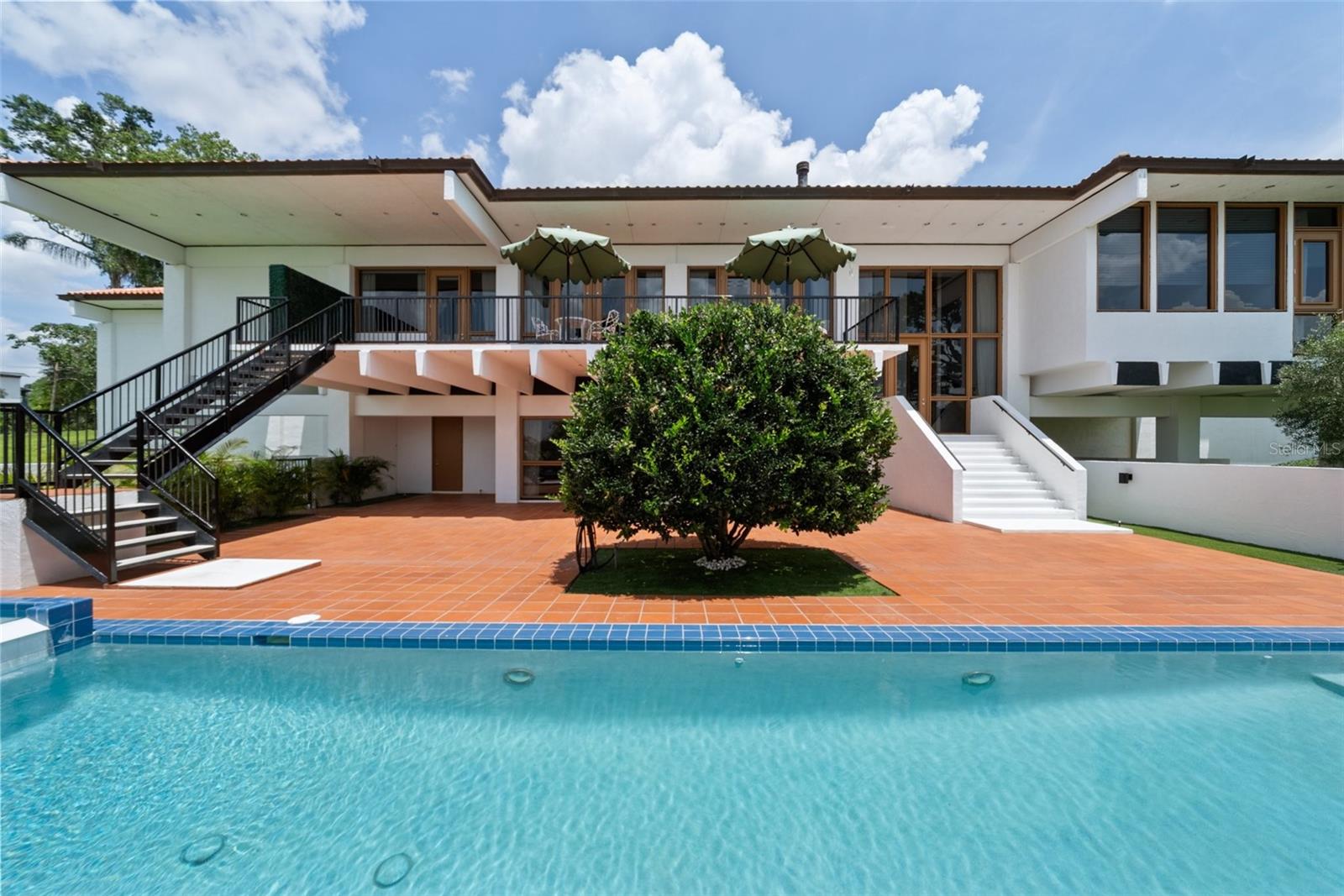 950 N LAKE OTIS DR SE