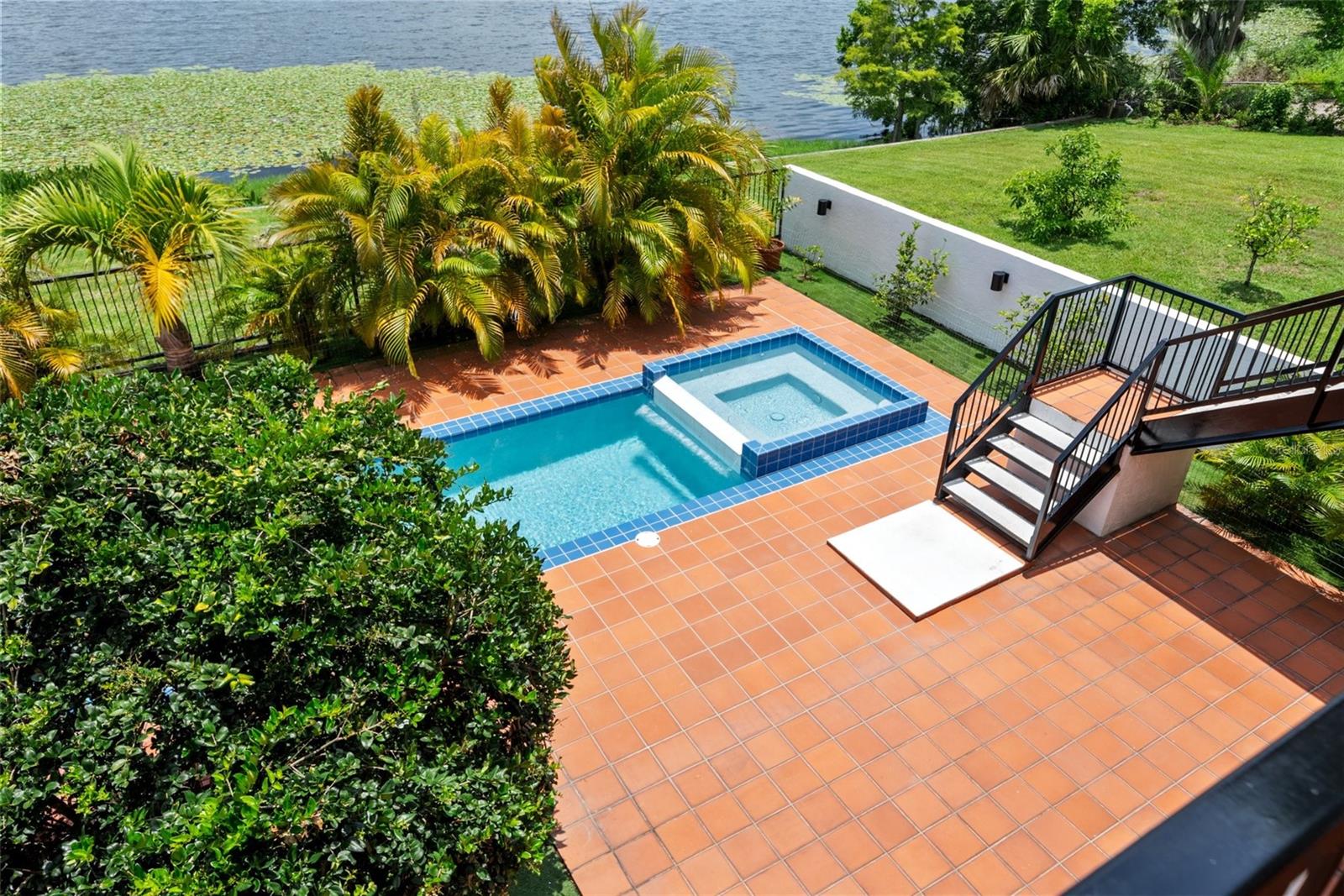 950 N LAKE OTIS DR SE