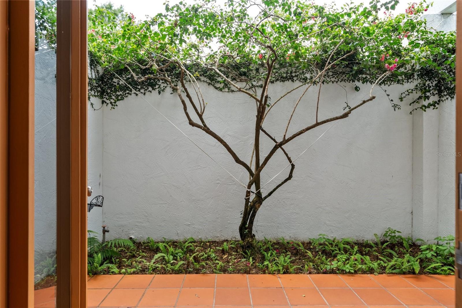 950 N LAKE OTIS DR SE