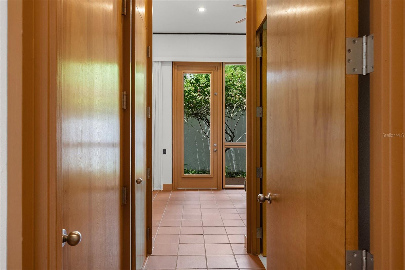 950 N LAKE OTIS DR SE