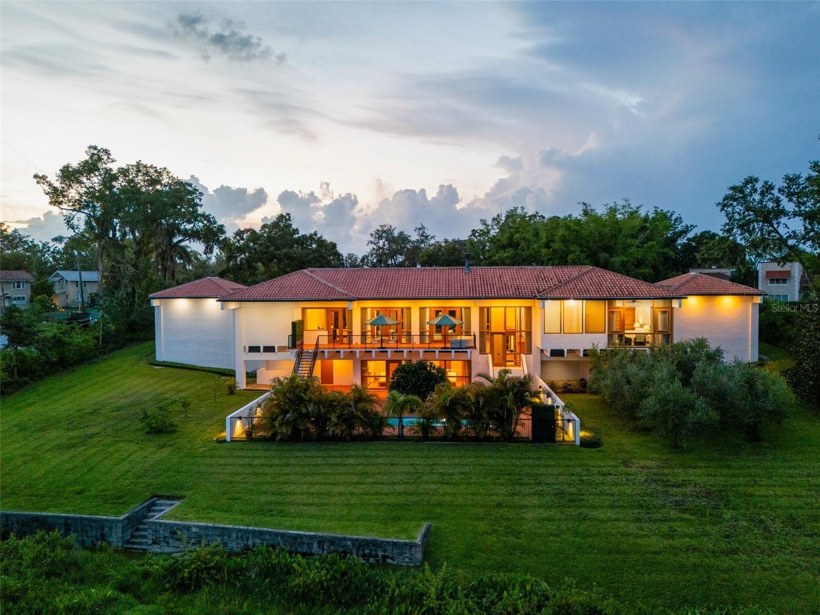 950 N LAKE OTIS DR SE