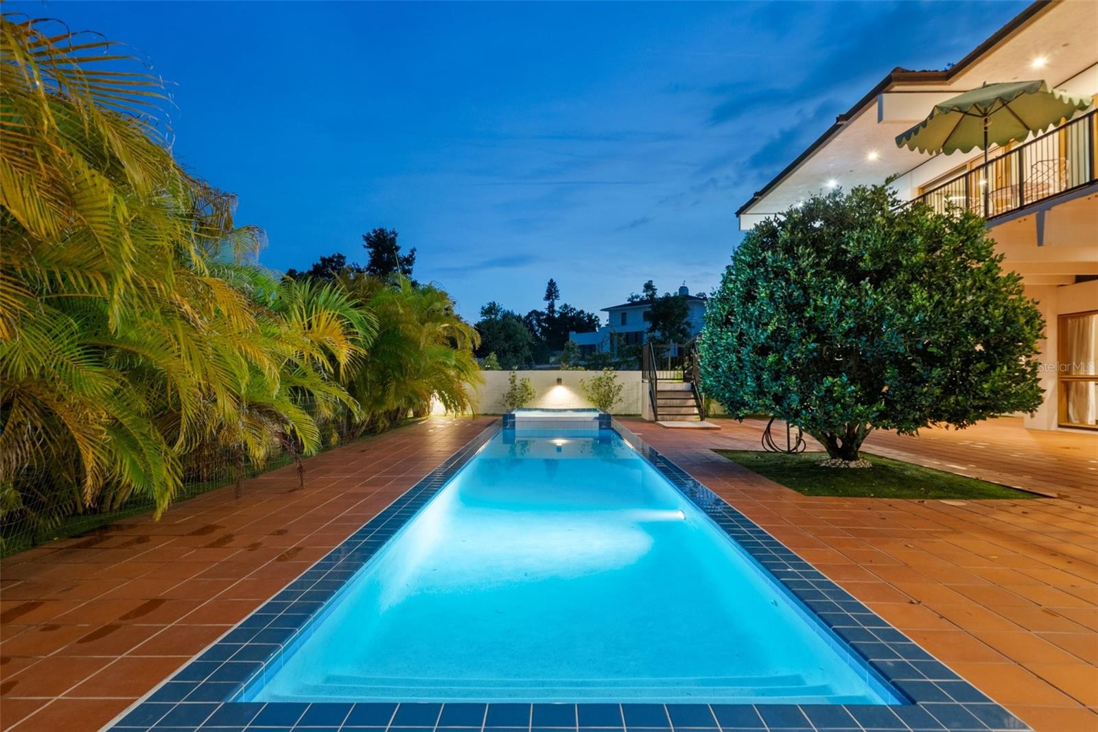 950 N LAKE OTIS DR SE