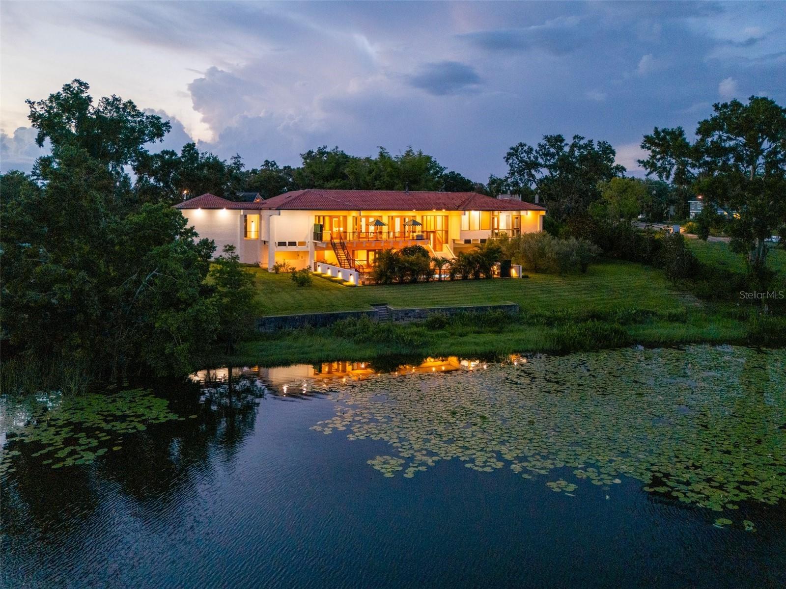 950 N LAKE OTIS DR SE