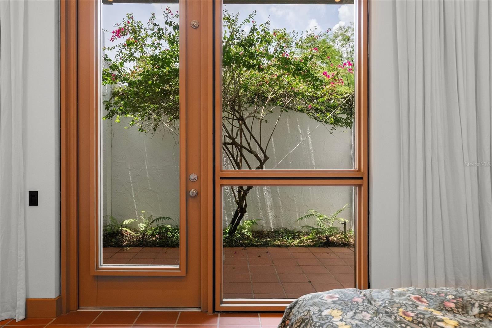 950 N LAKE OTIS DR SE