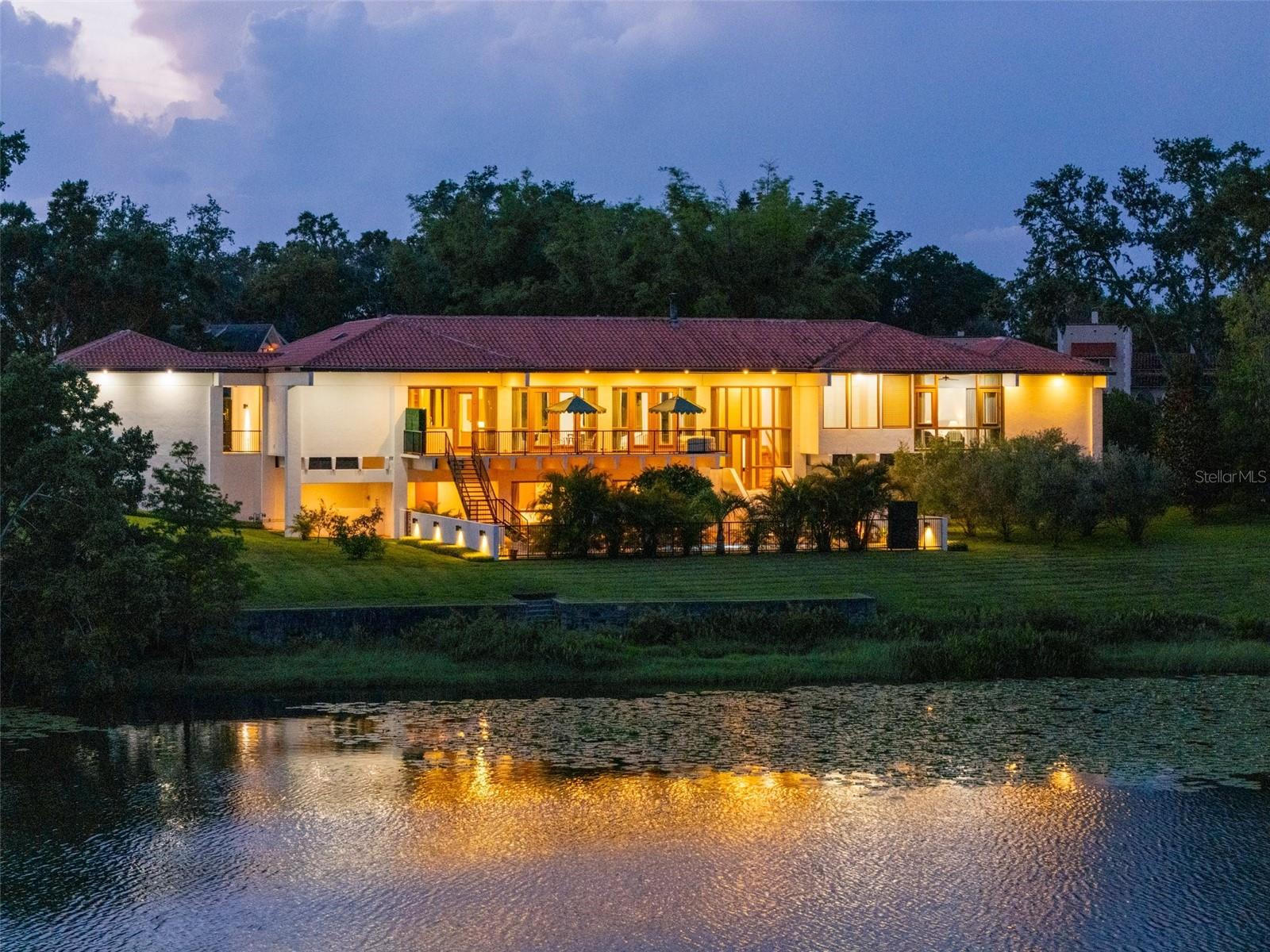 950 N LAKE OTIS DR SE