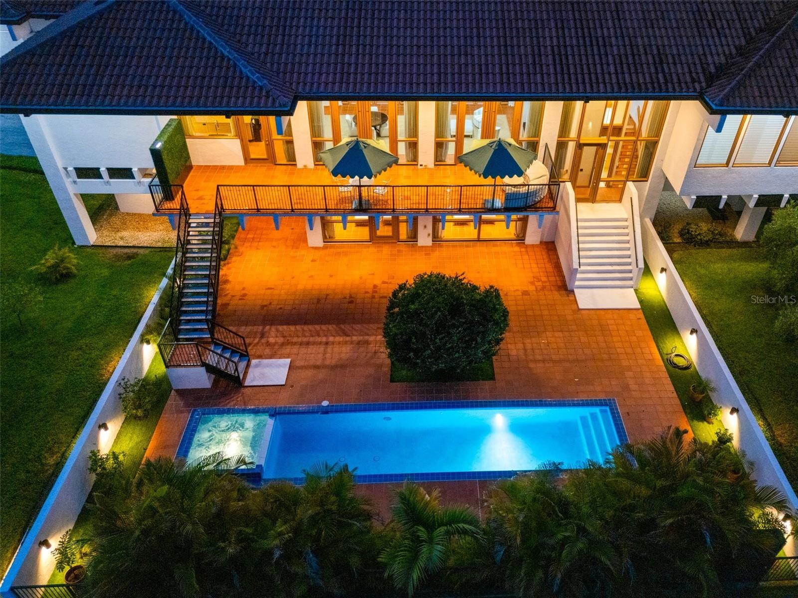 950 N LAKE OTIS DR SE