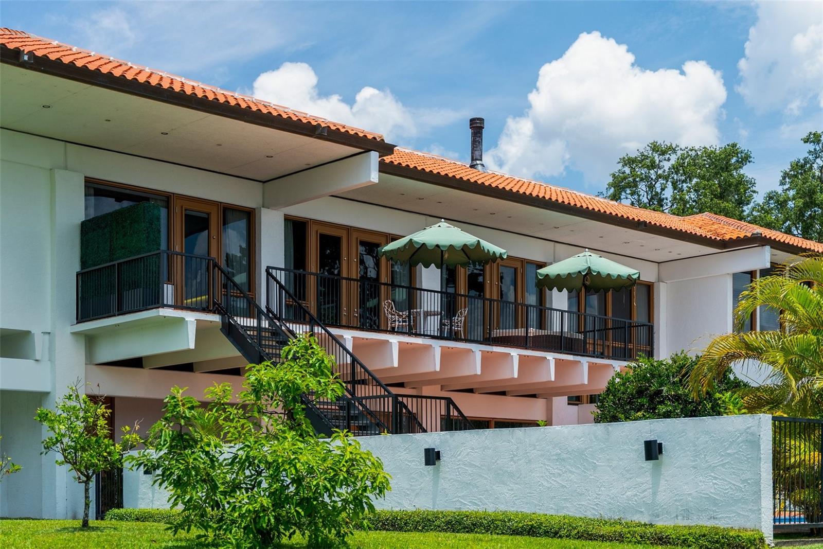 950 N LAKE OTIS DR SE