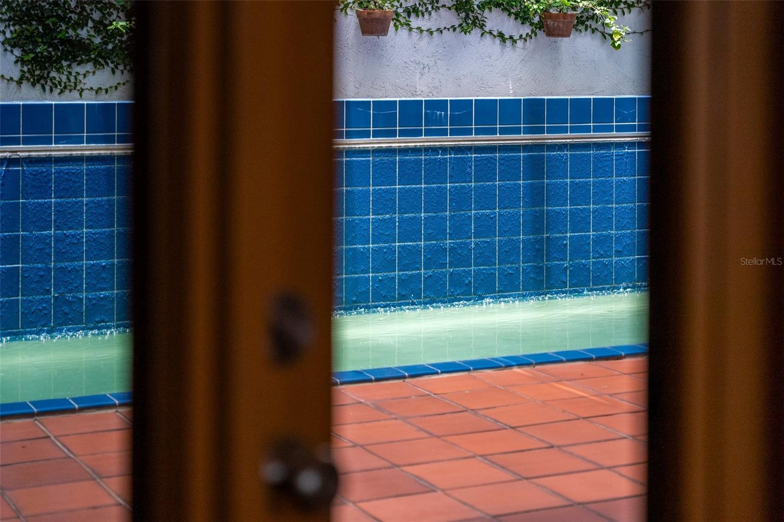 950 N LAKE OTIS DR SE