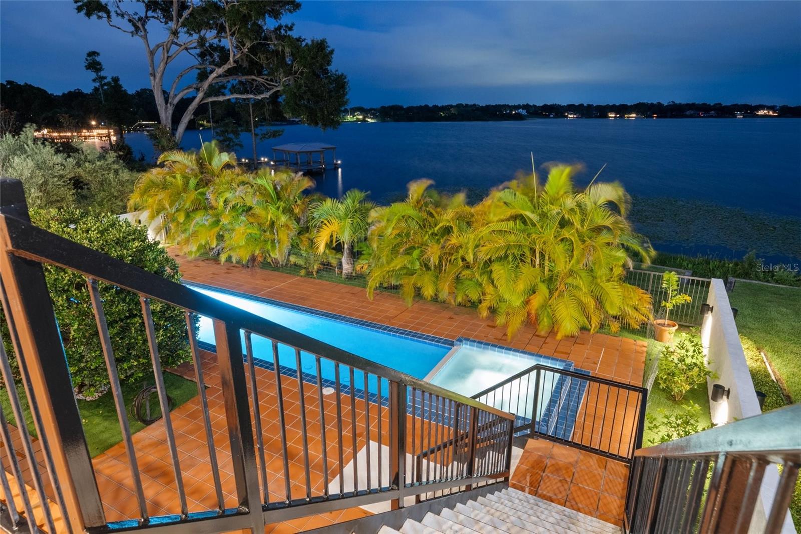 950 N LAKE OTIS DR SE