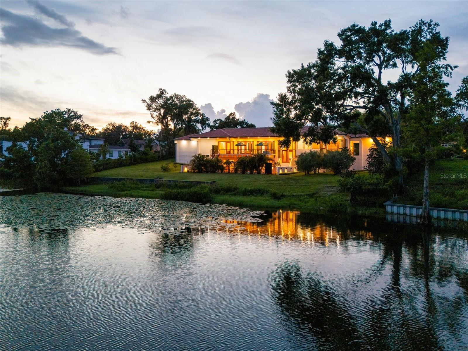 950 N LAKE OTIS DR SE