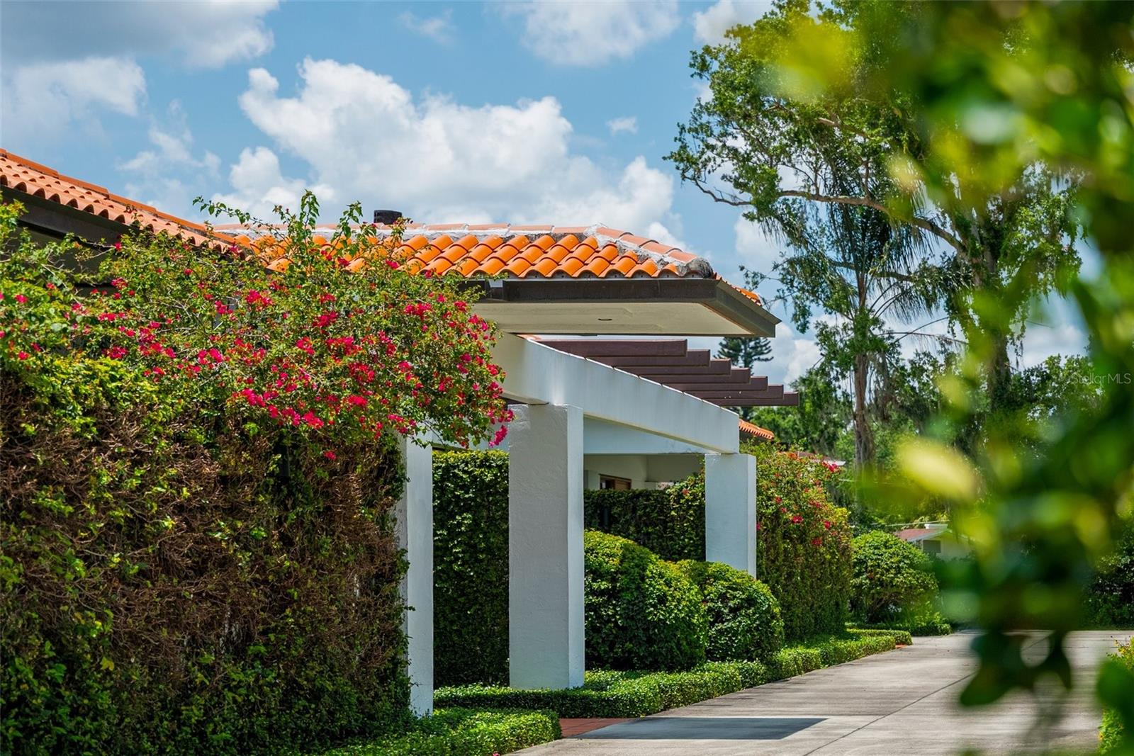 950 N LAKE OTIS DR SE