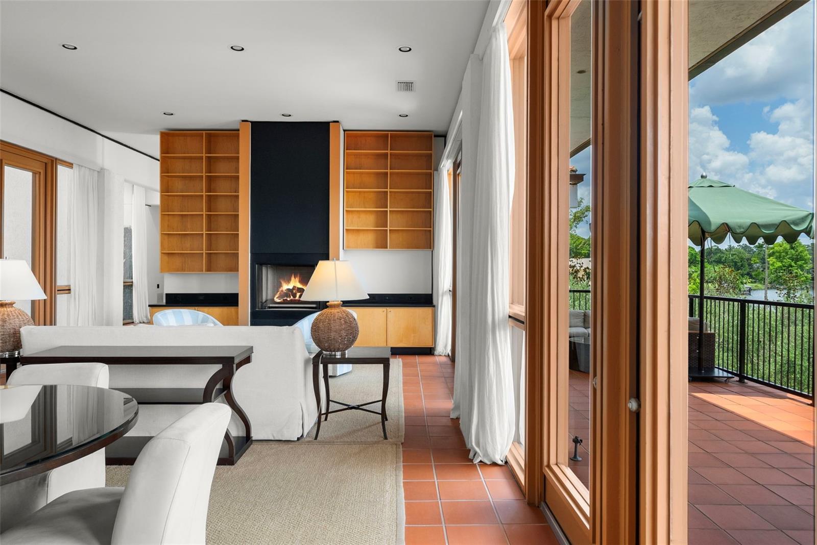 950 N LAKE OTIS DR SE