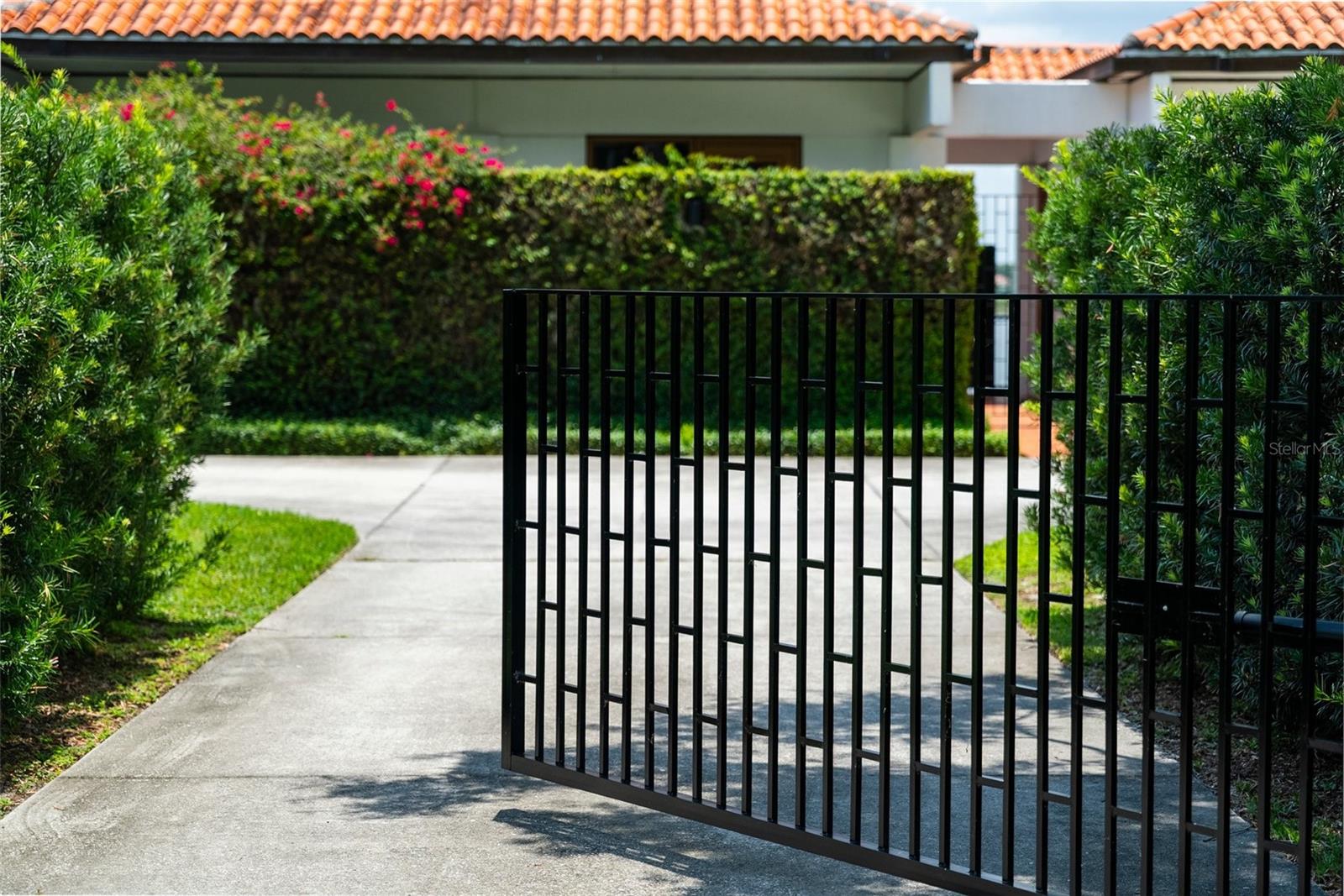 950 N LAKE OTIS DR SE