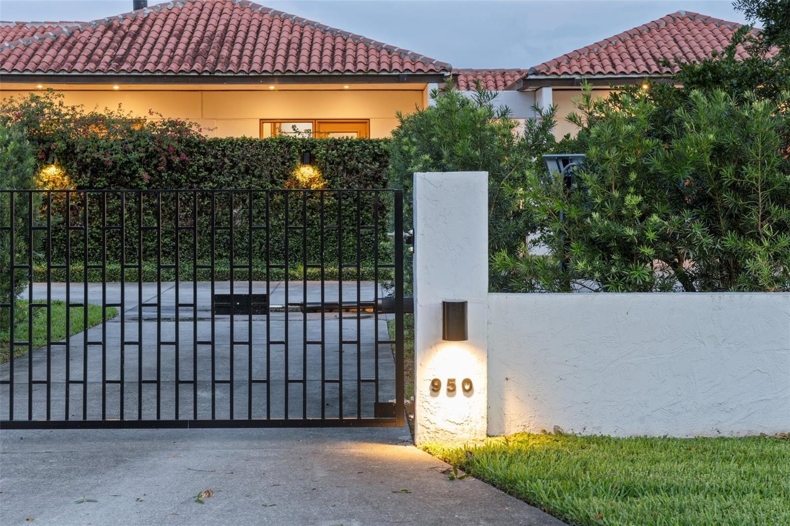 950 N LAKE OTIS DR SE