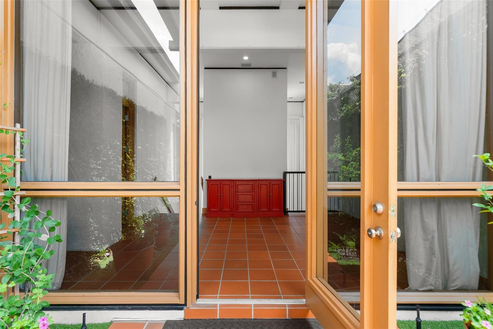 950 N LAKE OTIS DR SE