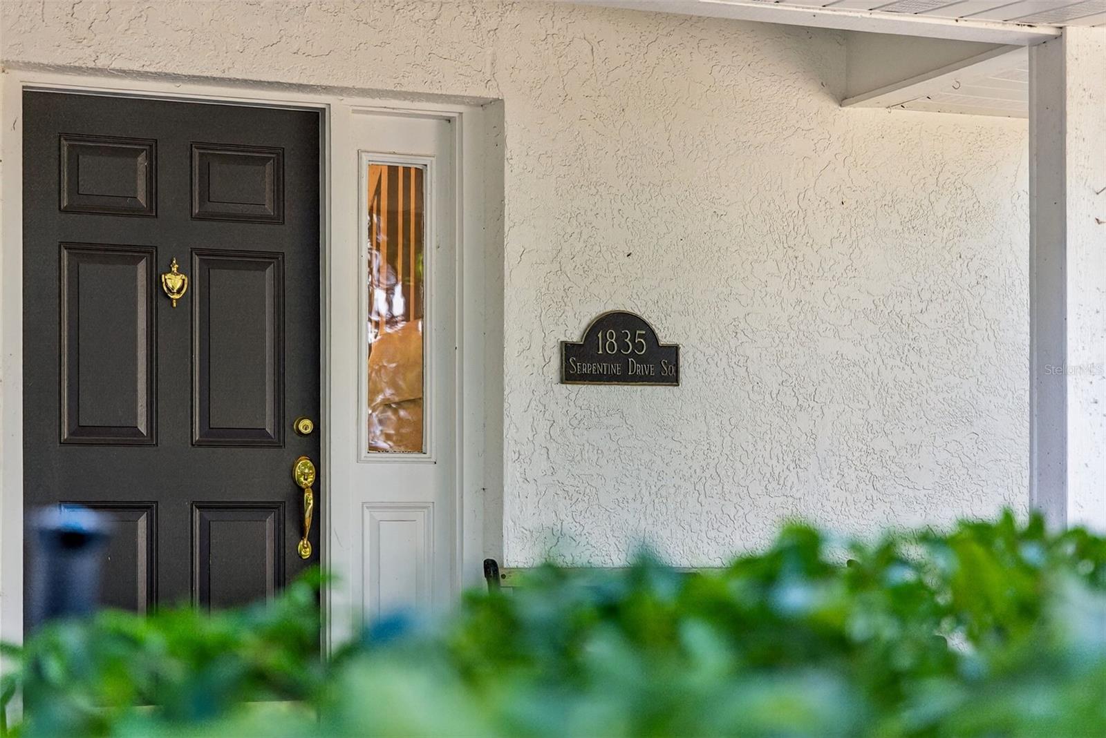 1835 SERPENTINE DR S