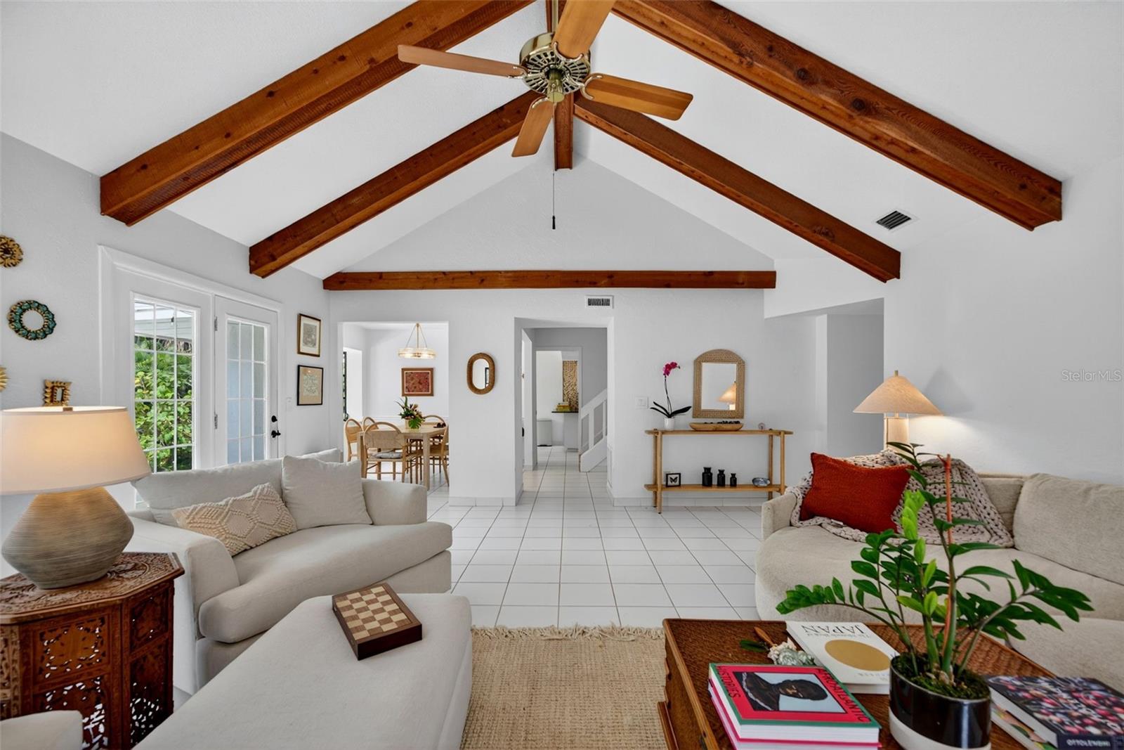 1835 SERPENTINE DR S