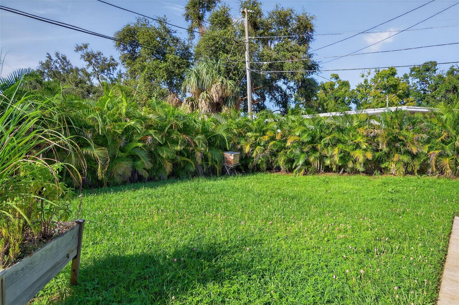 1835 SERPENTINE DR S