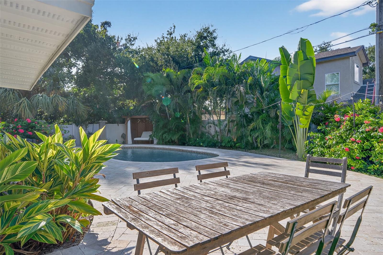 1835 SERPENTINE DR S