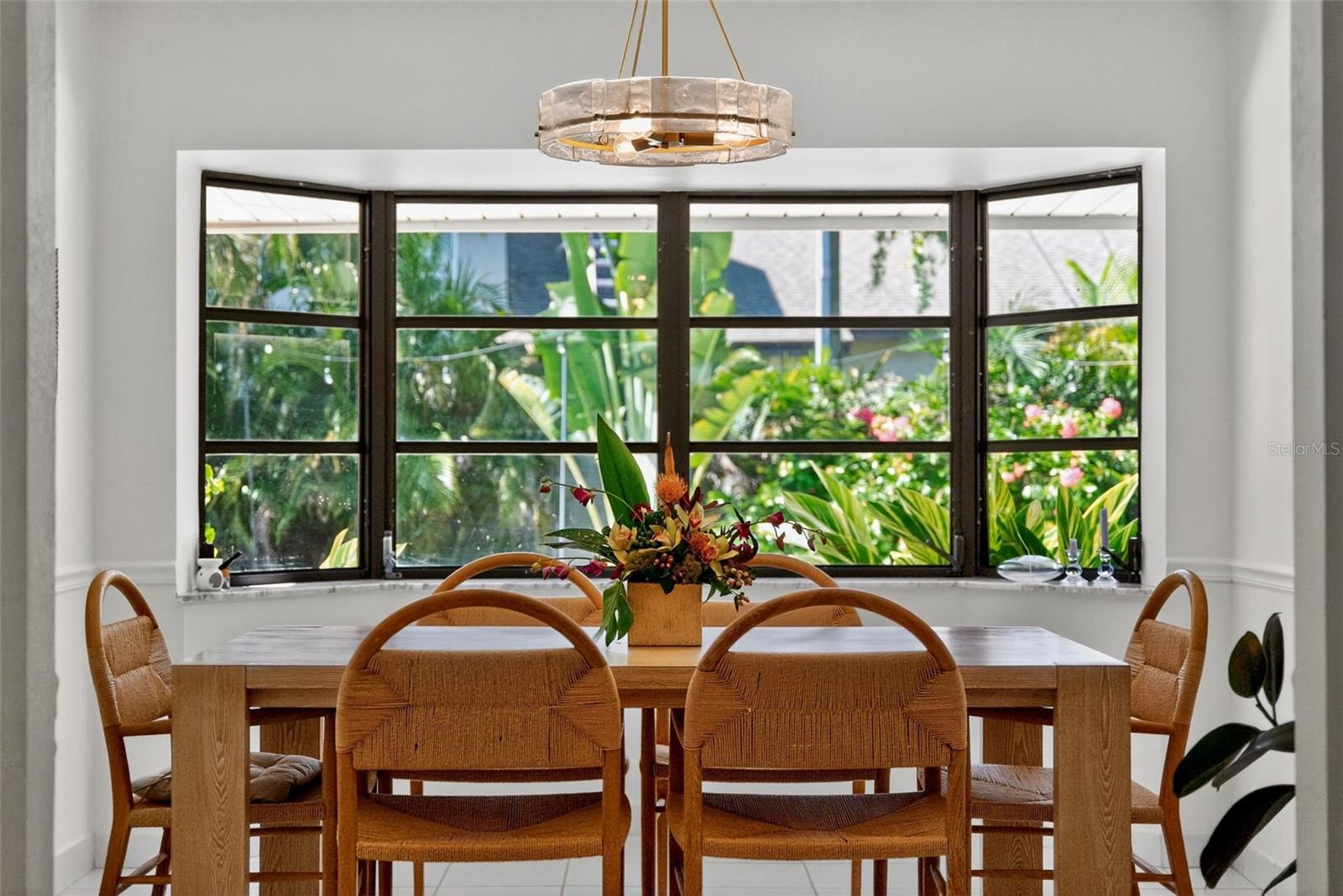 1835 SERPENTINE DR S