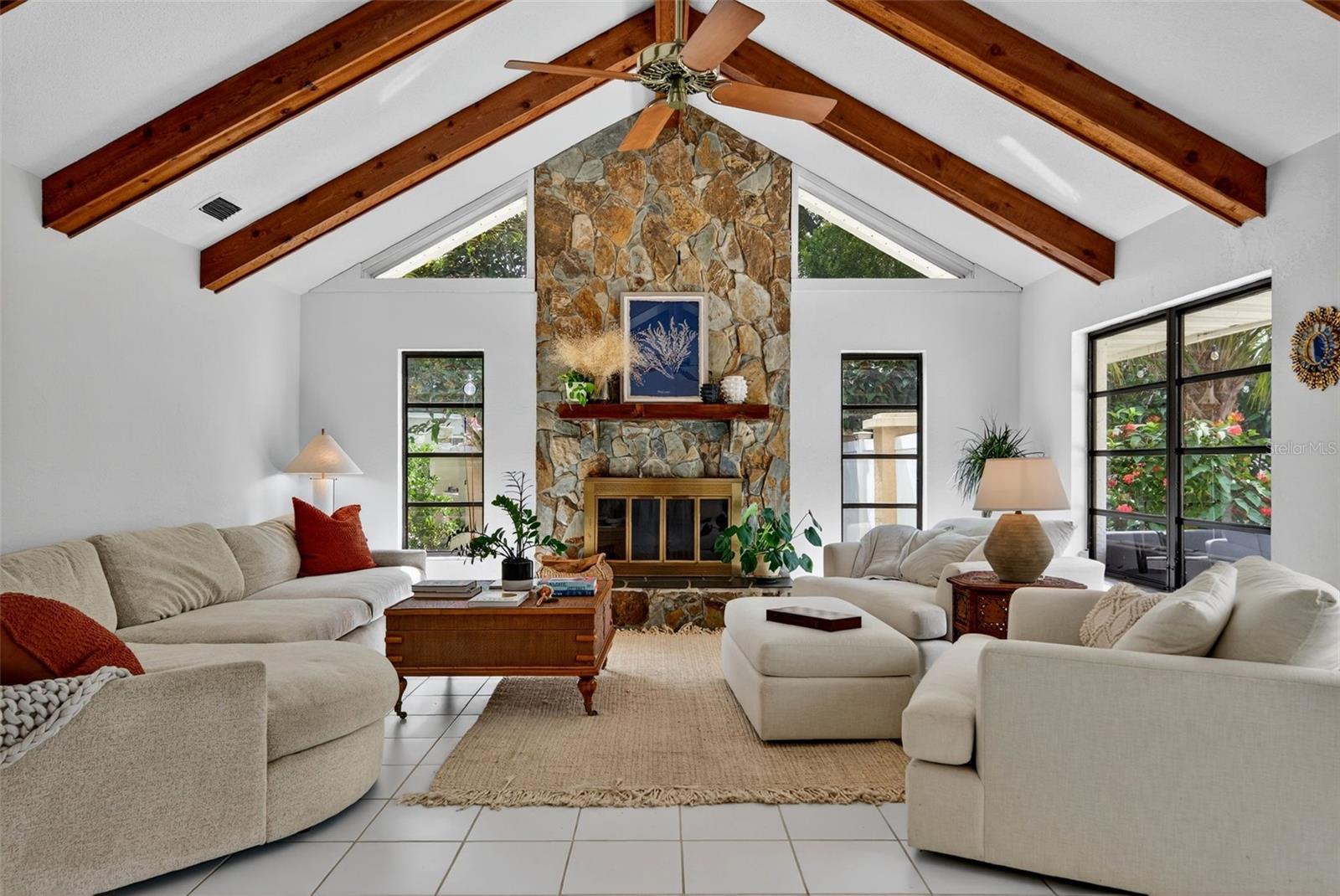 1835 SERPENTINE DR S