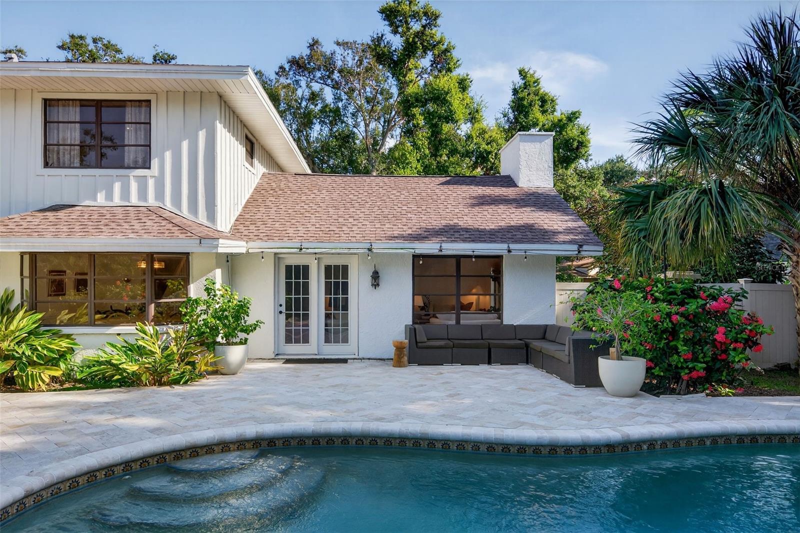 1835 SERPENTINE DR S