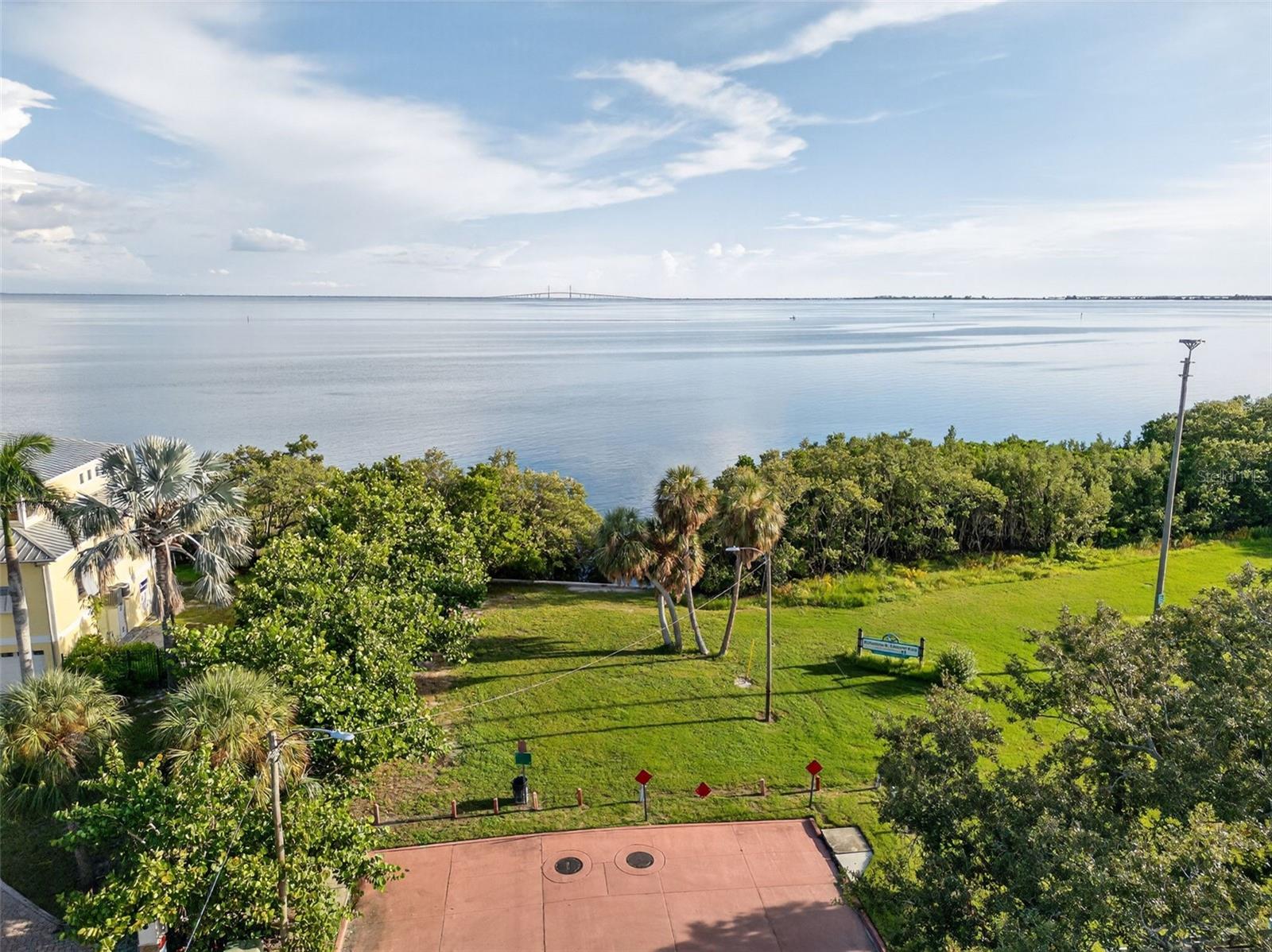 1835 SERPENTINE DR S