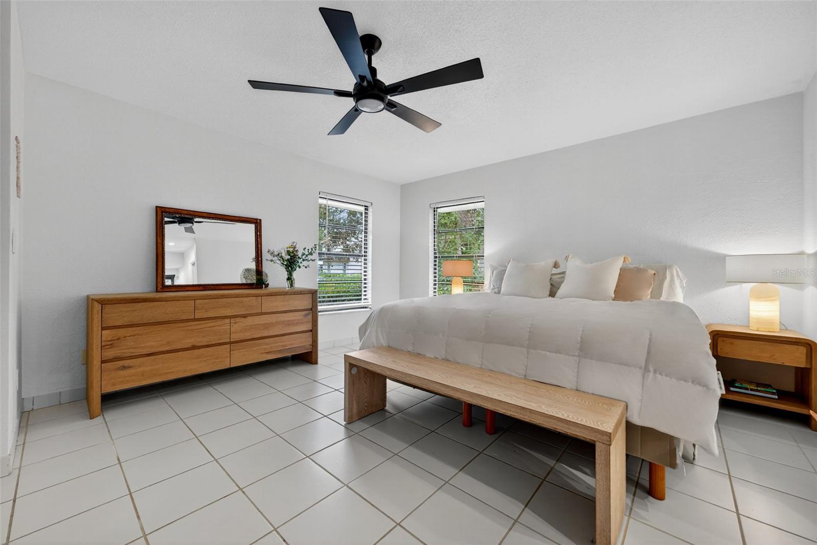 1835 SERPENTINE DR S