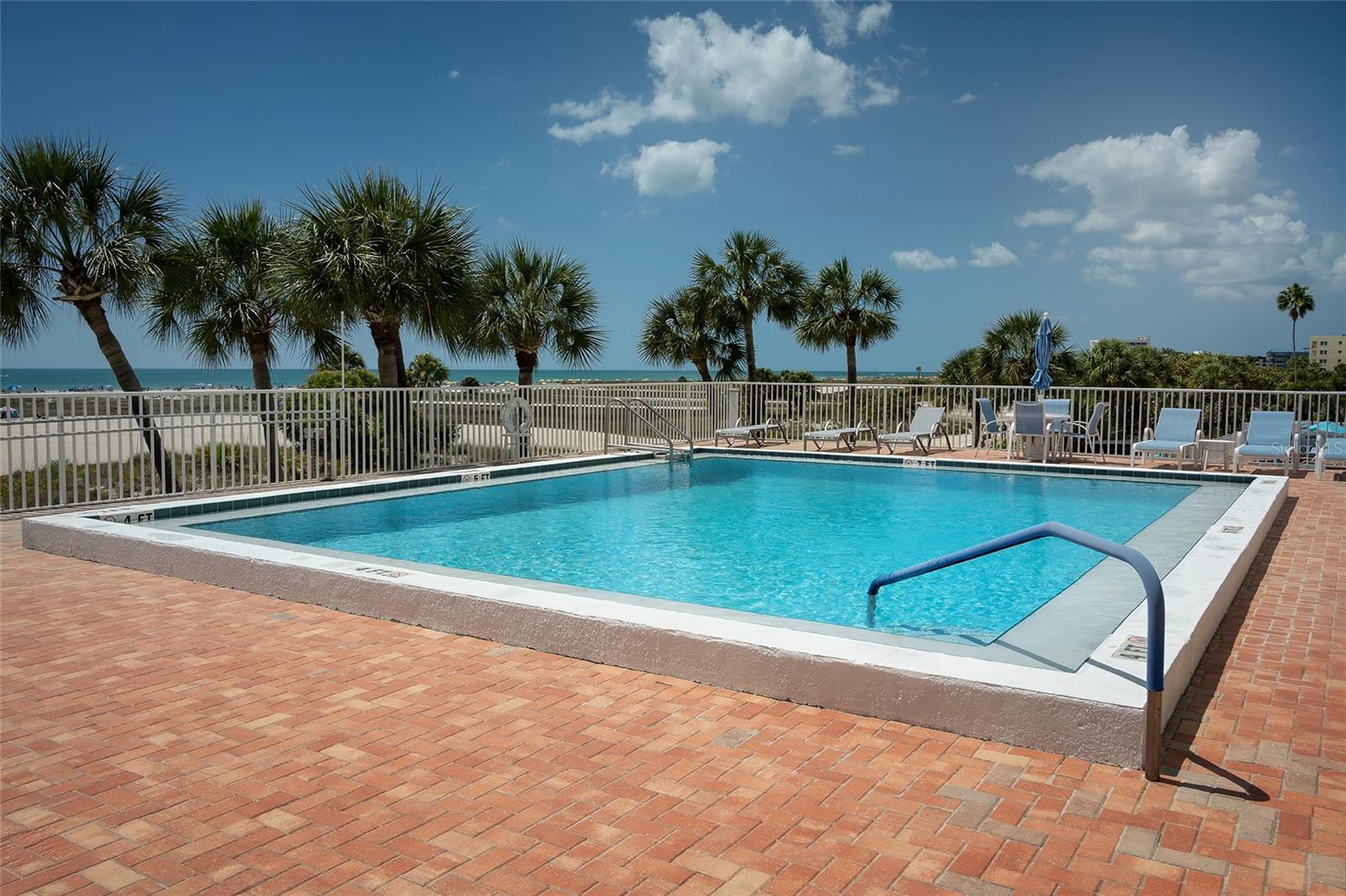 11000 GULF BLVD #804 + 805