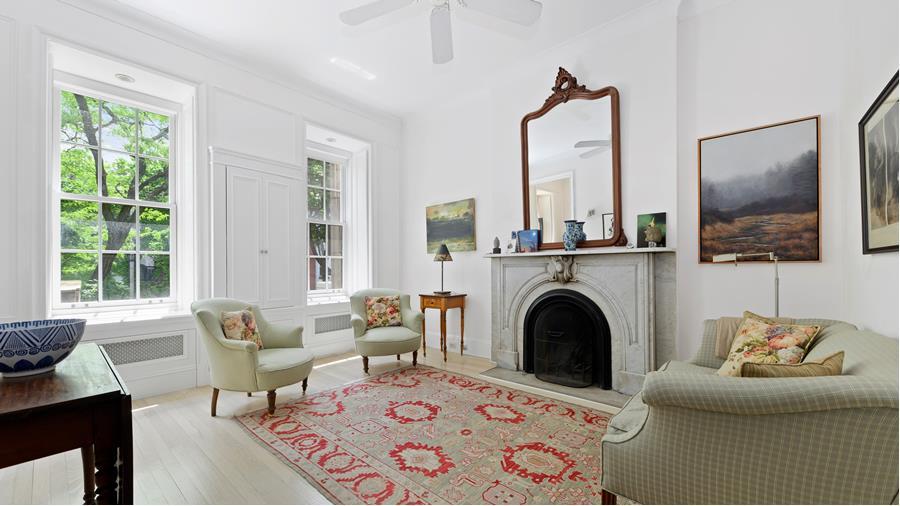 72 PERRY Street 2B
