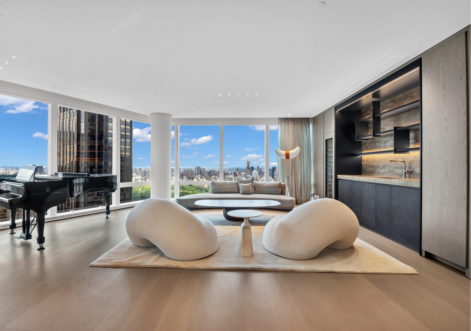 25 COLUMBUS Circle 60AG