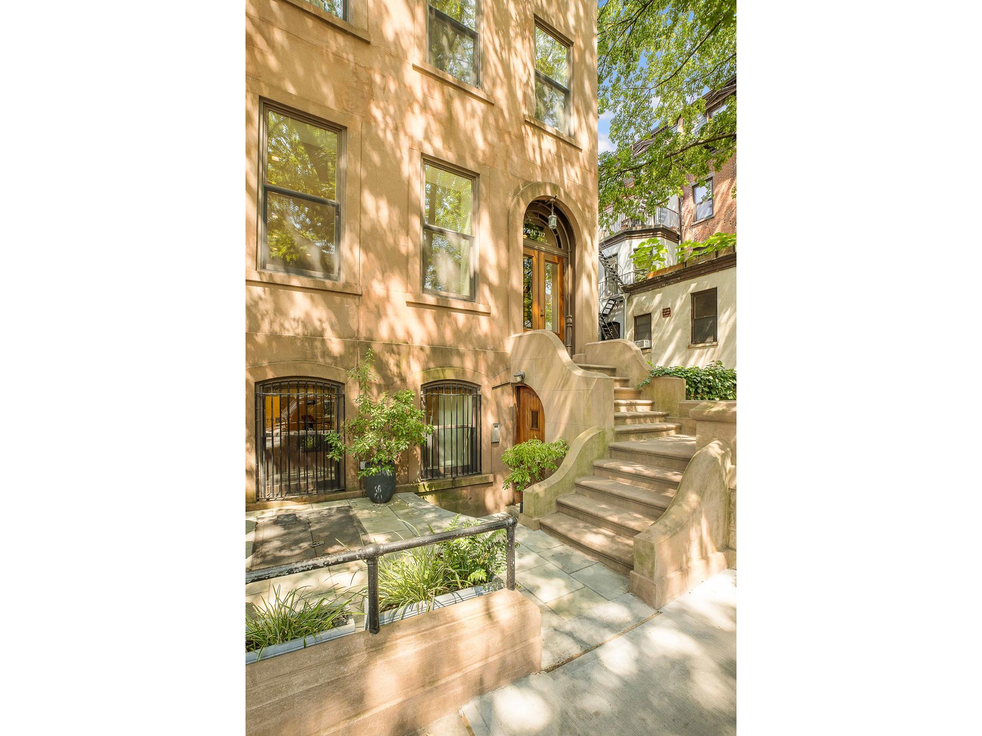 217 LAFAYETTE Avenue 1