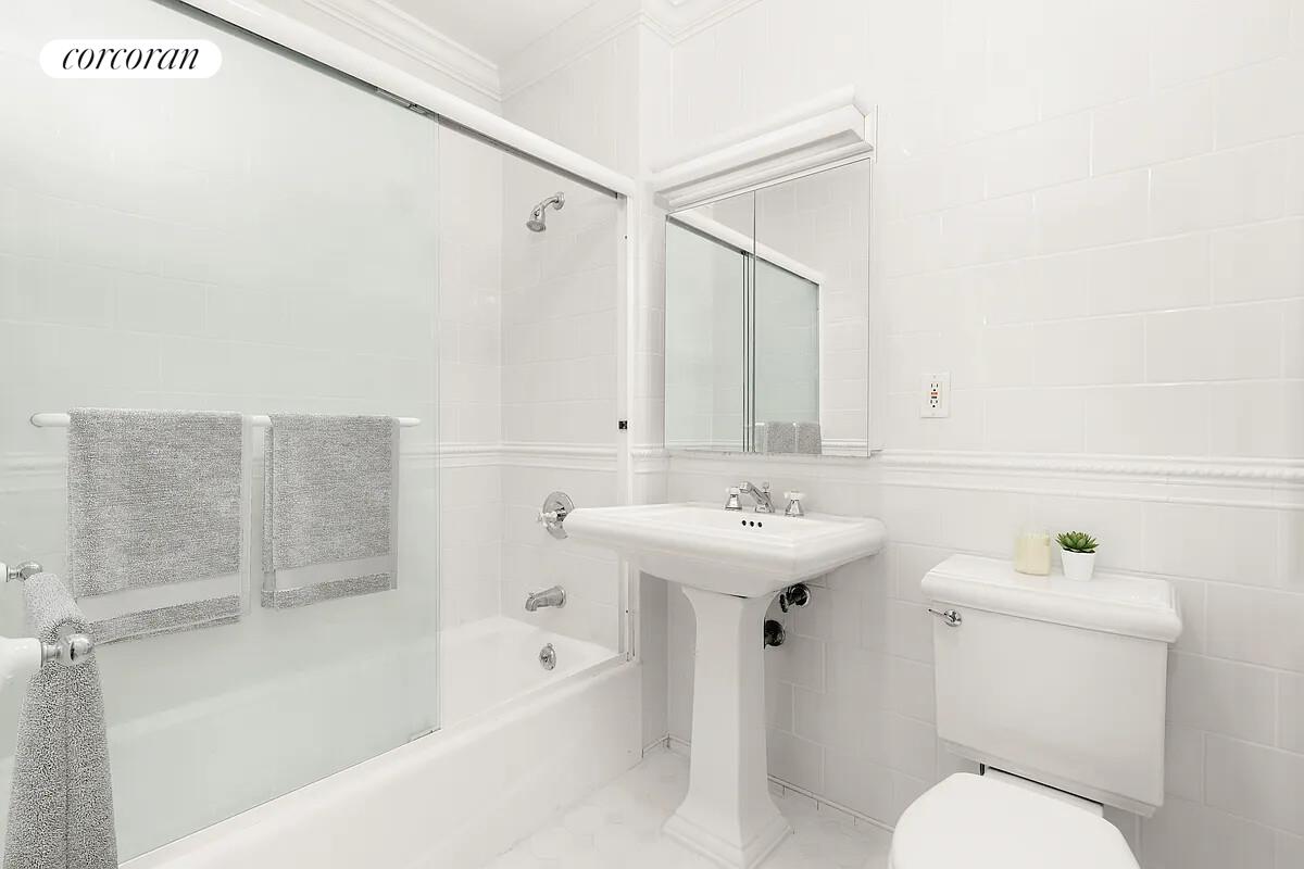 350 E 82ND Street 4U