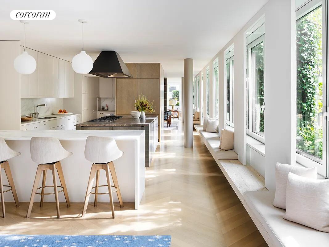 37 WARREN Street PHCD