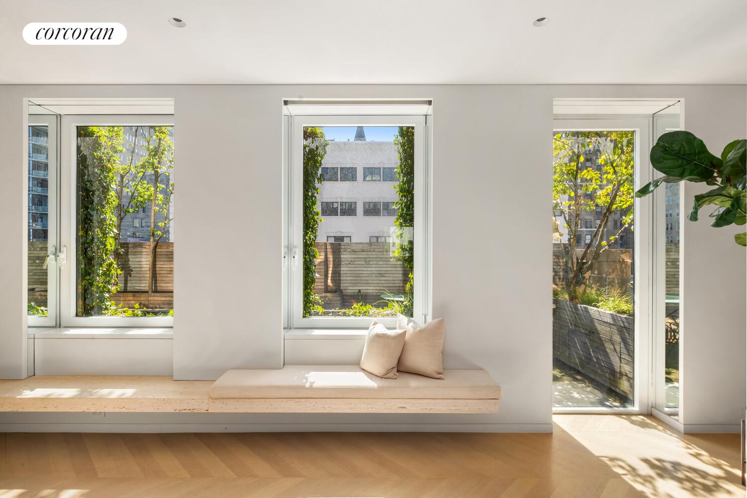 37 WARREN Street PHCD