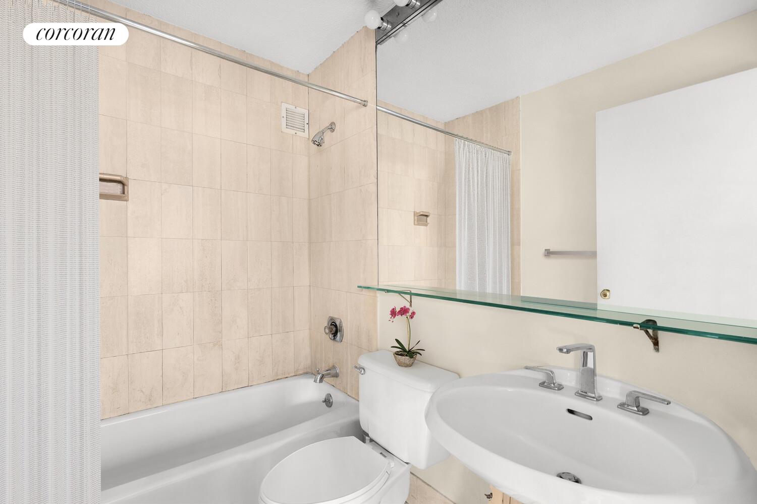 45 W 67TH Street 8E