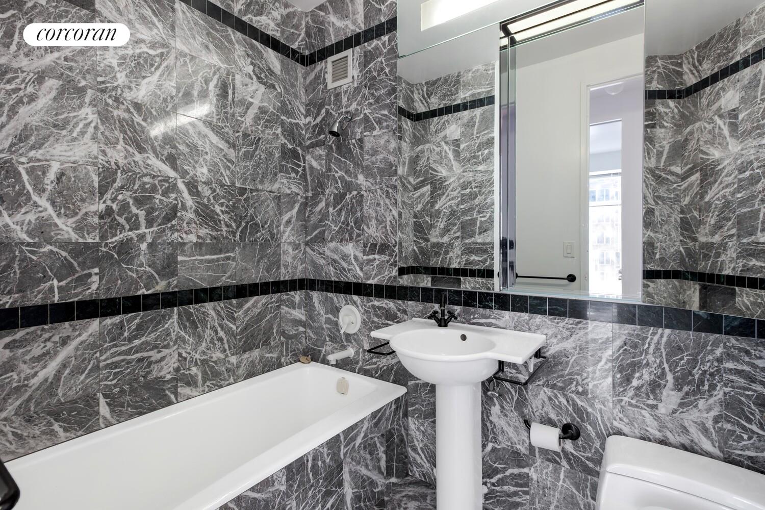 250 E 54TH Street 10EF