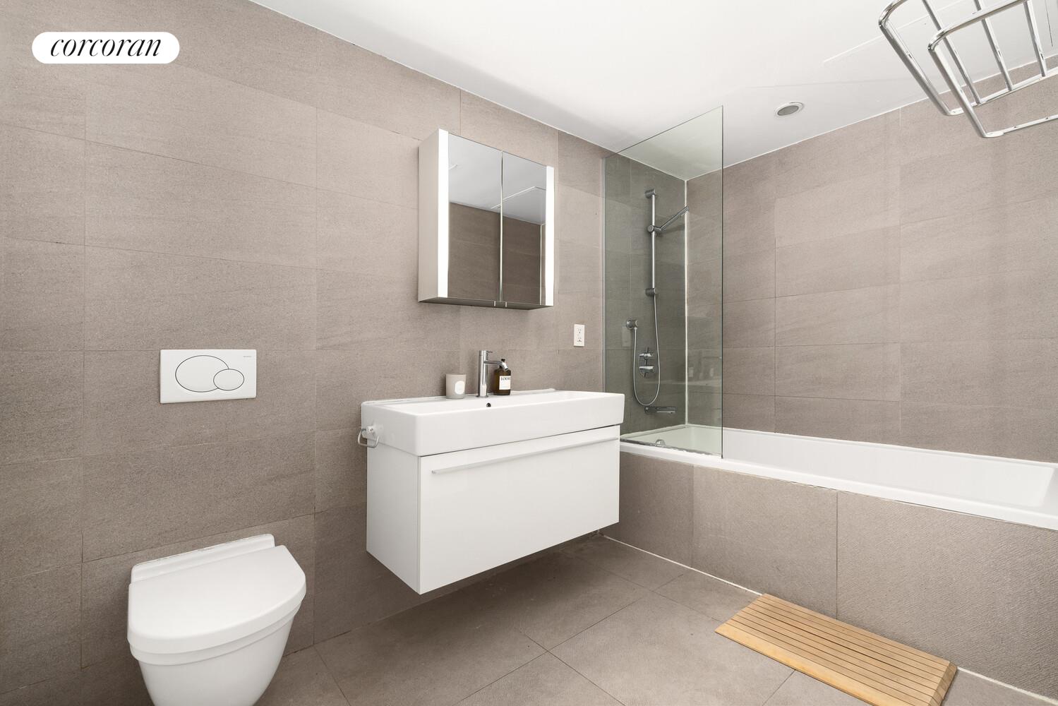 115 NORFOLK Street 202