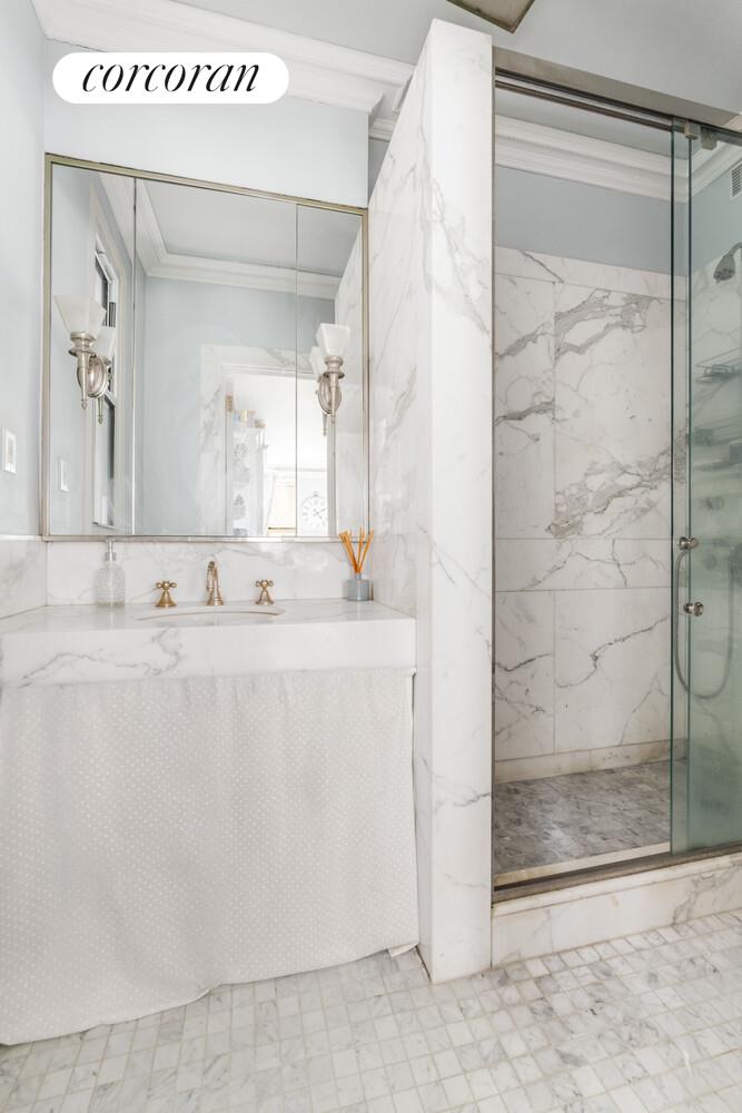 77 PARK Avenue 2G