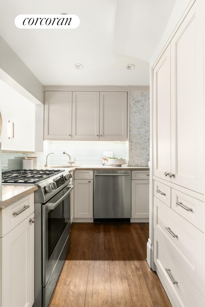 1 W 67TH Street 300