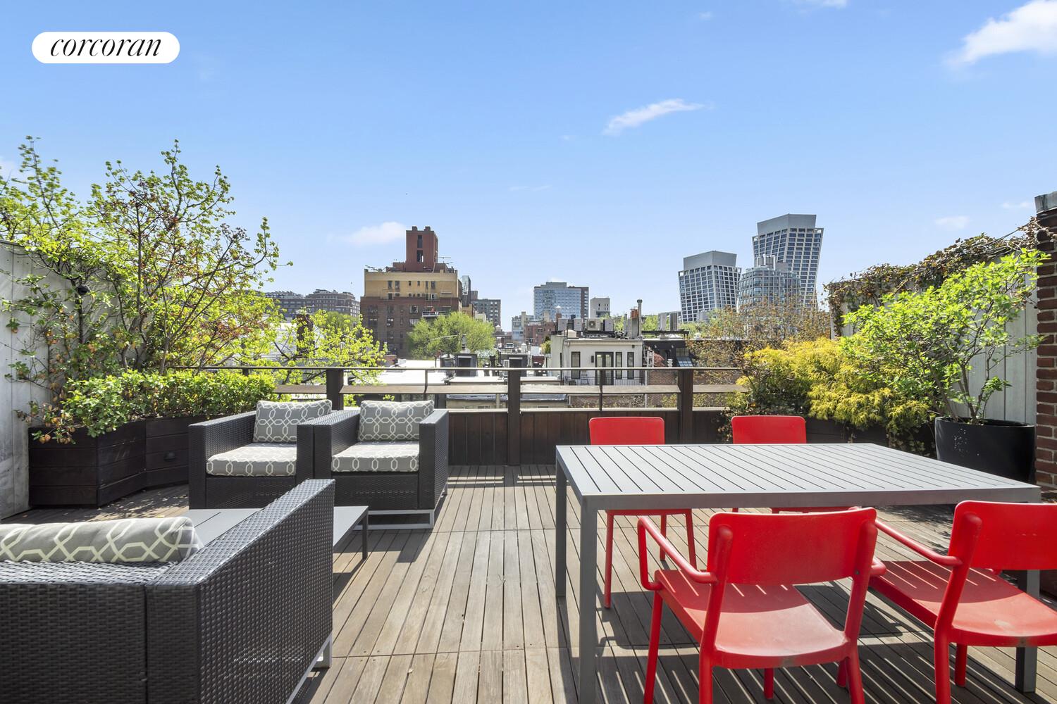 442 W 23RD Street E