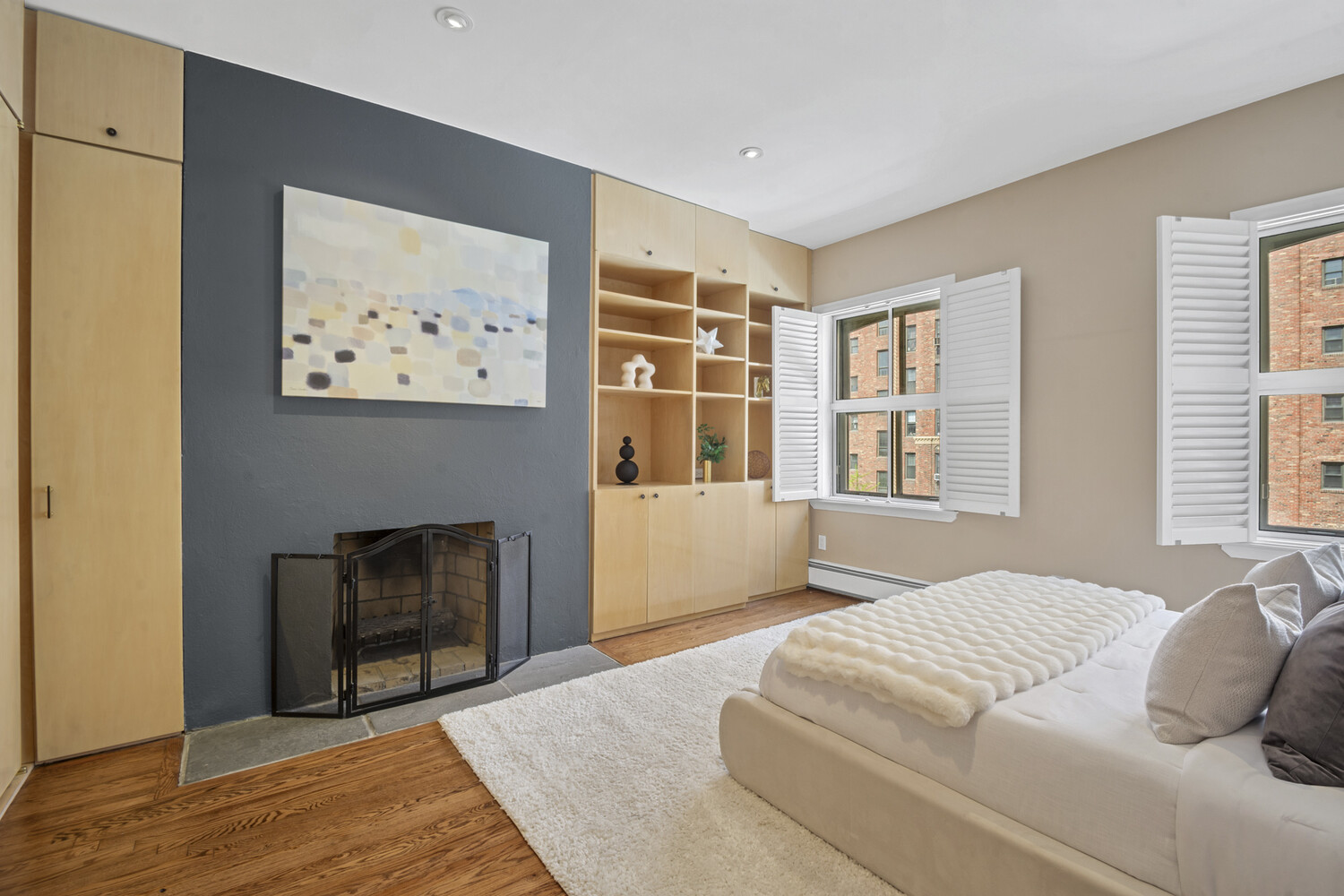 442 W 23RD Street E