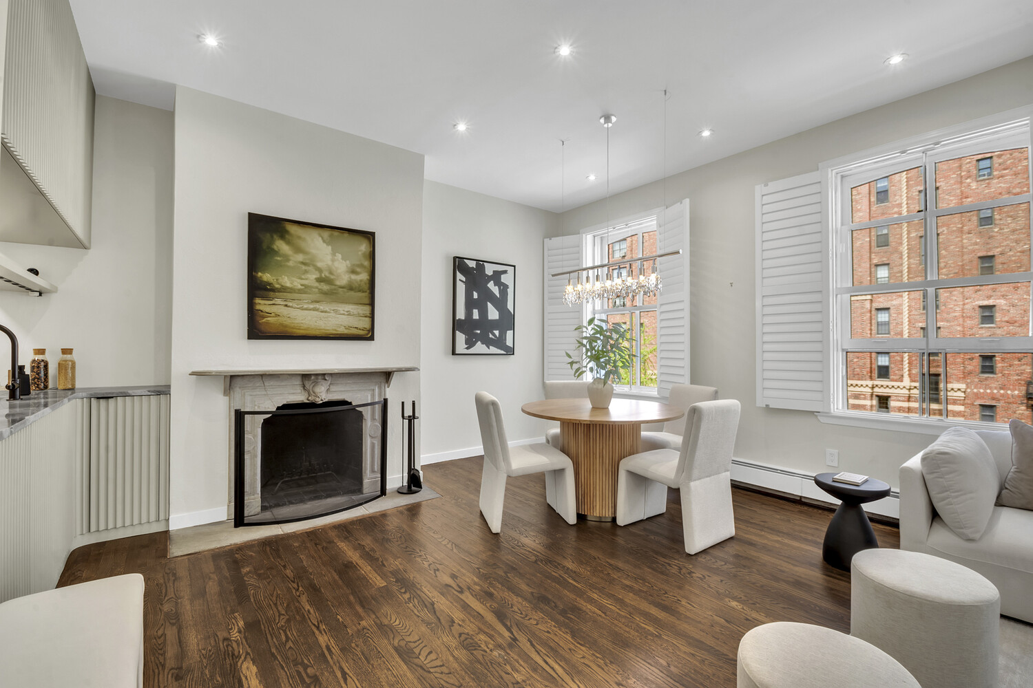 442 W 23RD Street E