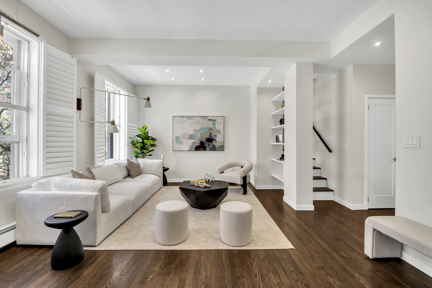 442 W 23RD Street E