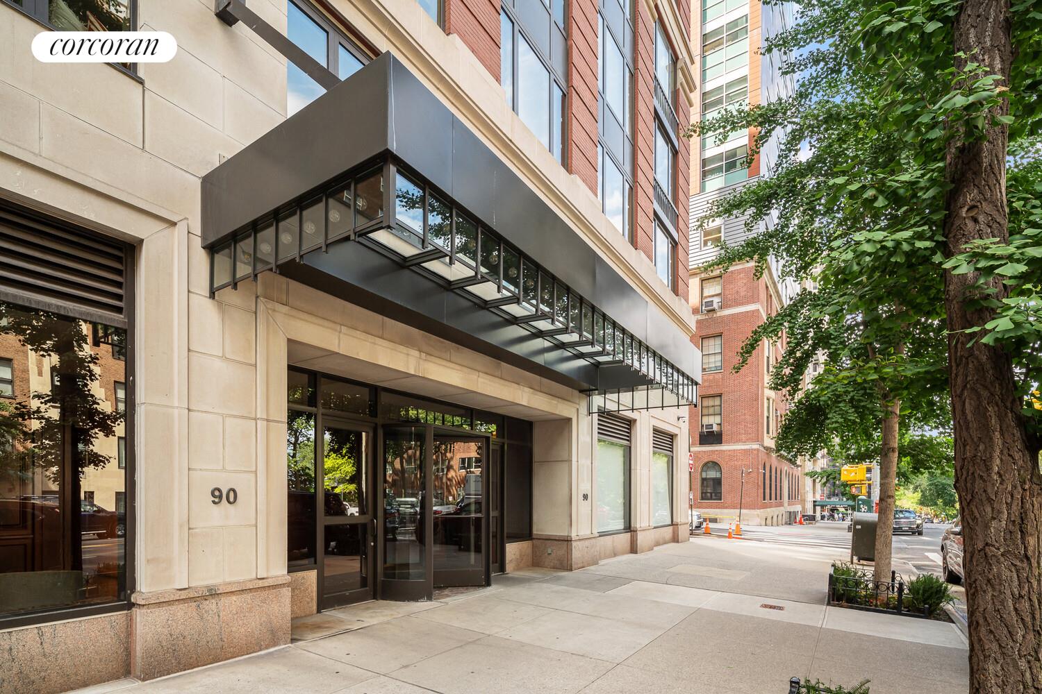 90 E END Avenue PH21