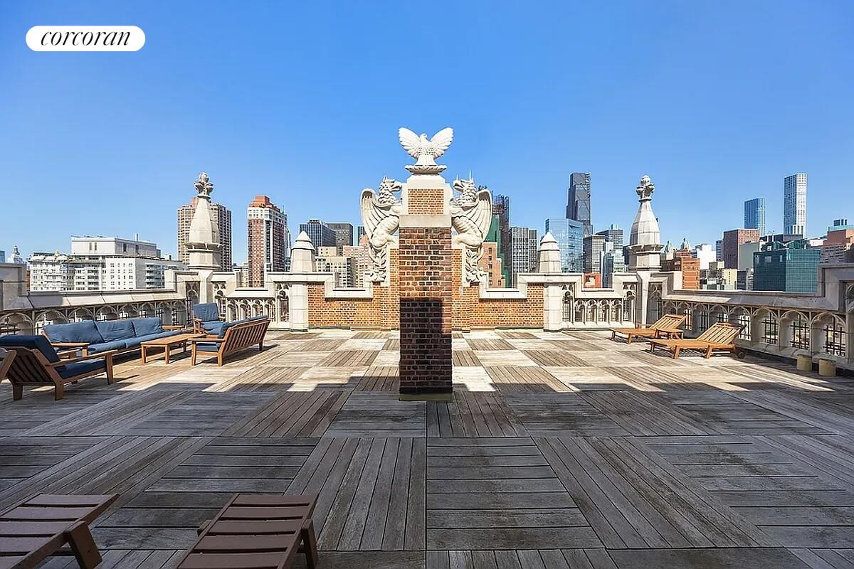 25 TUDOR CITY Place 1815/1816