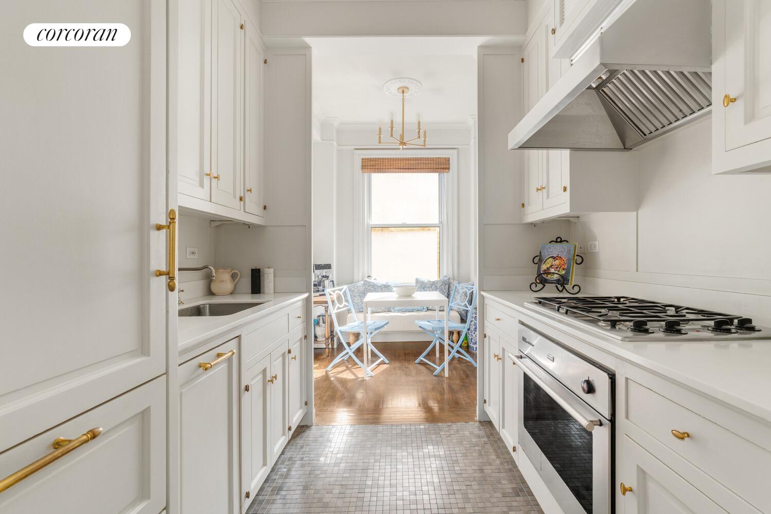 77 PARK Avenue 2G