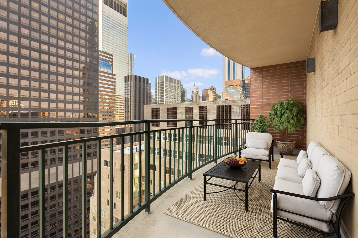 212 E 57TH Street 21A